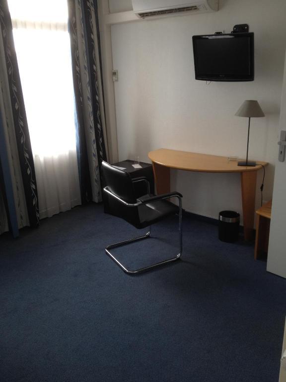סירגומין Amadeus Hotel חדר תמונה