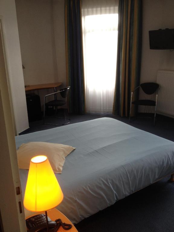 סירגומין Amadeus Hotel חדר תמונה