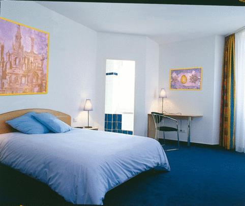סירגומין Amadeus Hotel מראה חיצוני תמונה